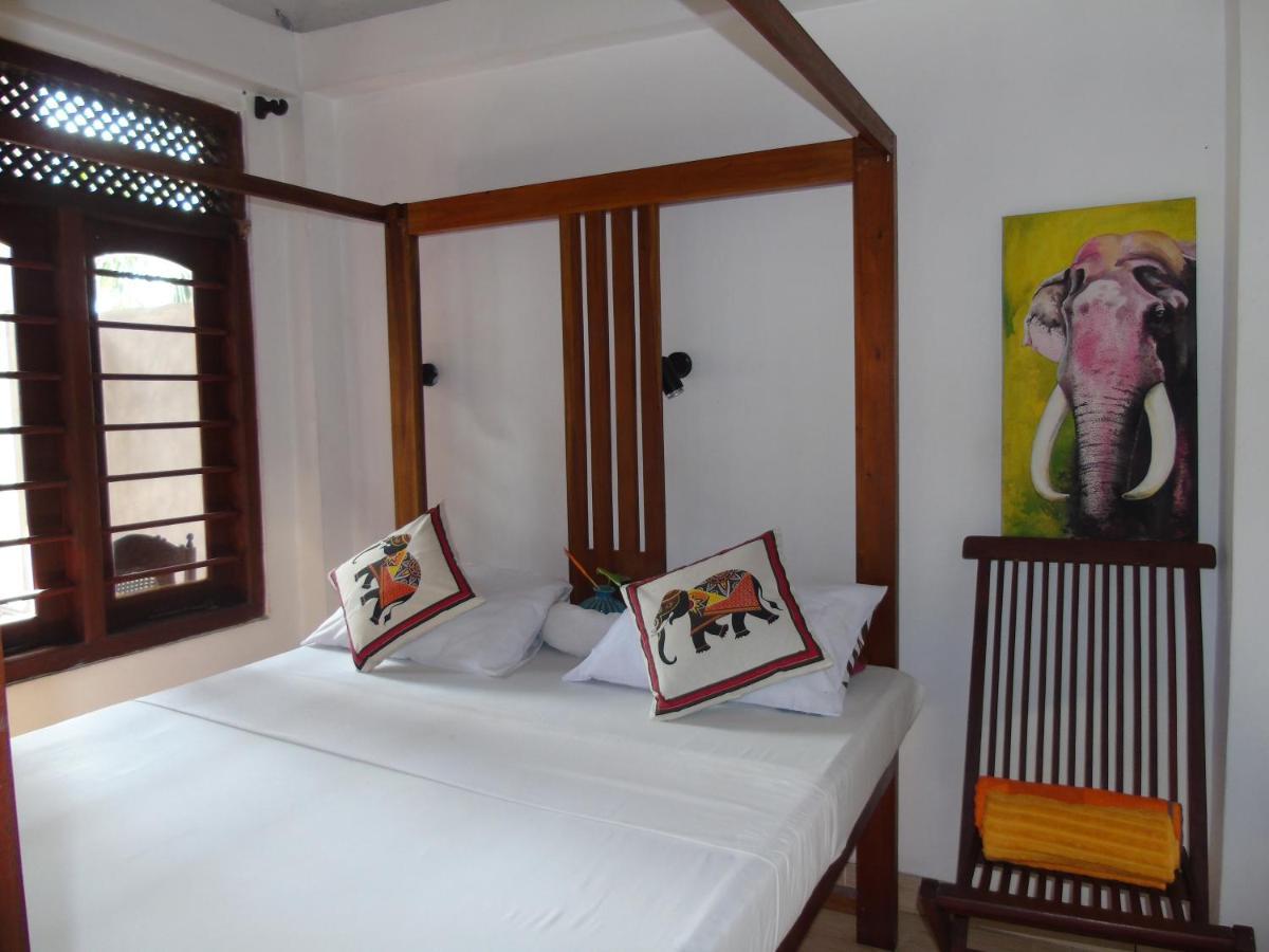 Banana Beach Unawatuna Luaran gambar